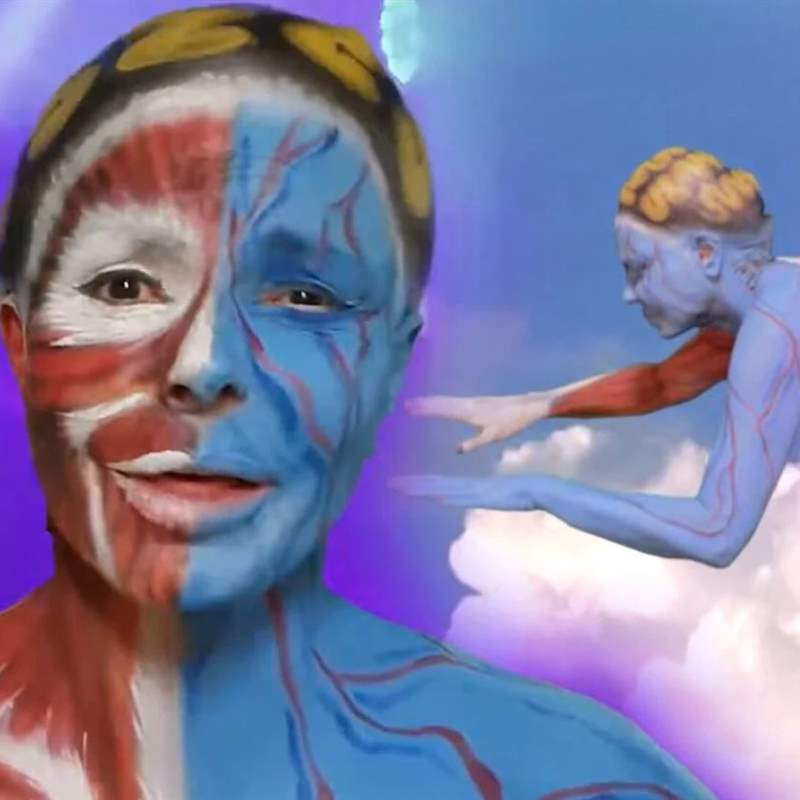 Leticia Sabater estrena canción y el videoclip (con guiños a 'El juego del calamar') es muy surrealista