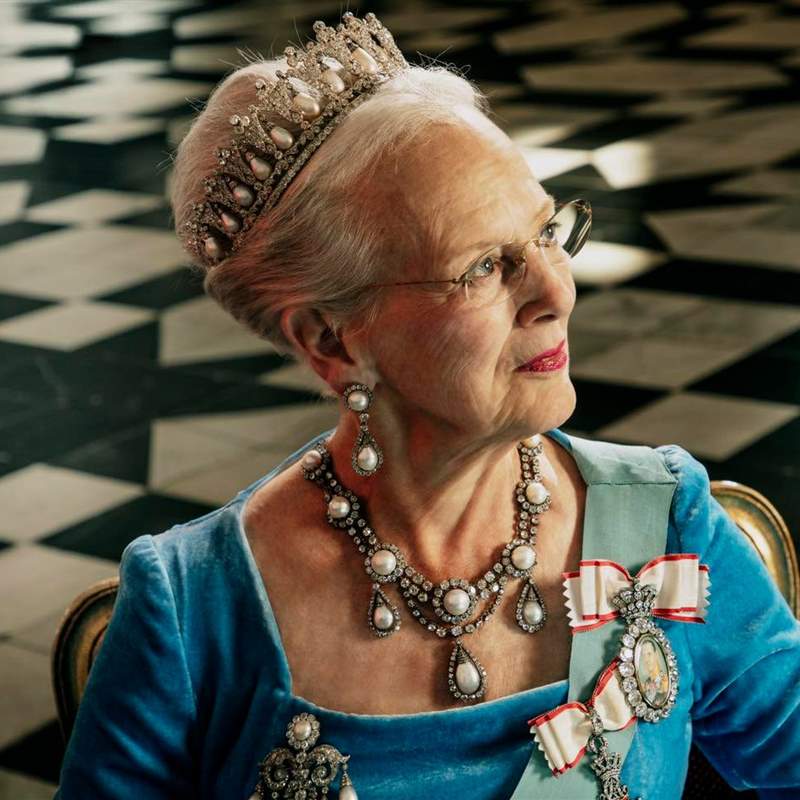 Margarita de Dinamarca estrena retrato con motivo de su próximo 50 aniversario en el trono