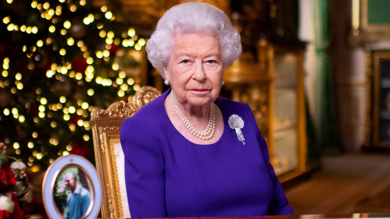Isabel II suspende la Navidad en Sandringham y pasará las fiestas en el castillo de Windsor