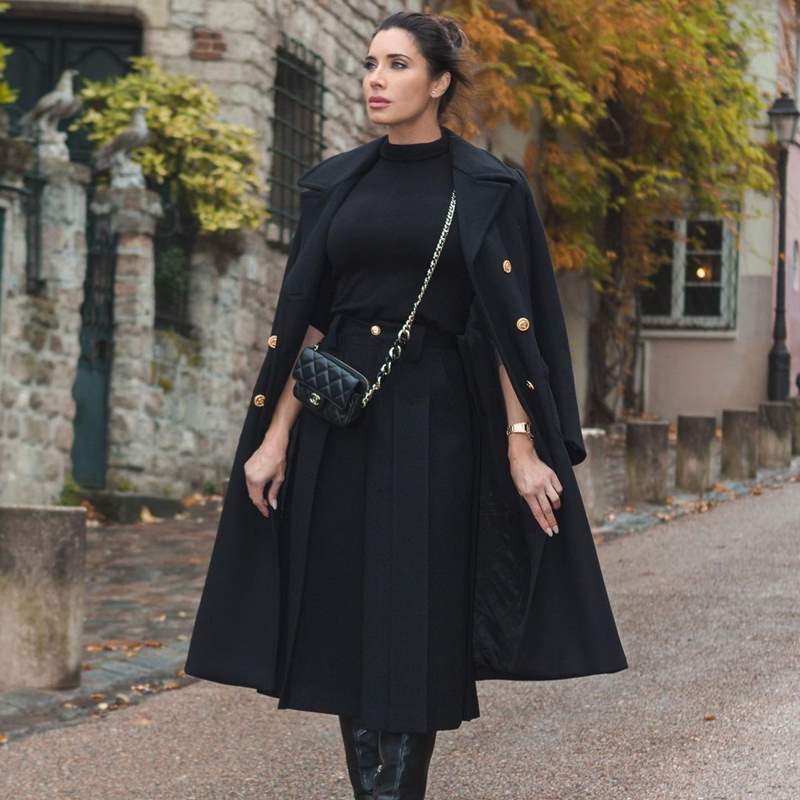 Pilar Rubio y el total look negro más parisino que copiar con prendas de fondo de armario