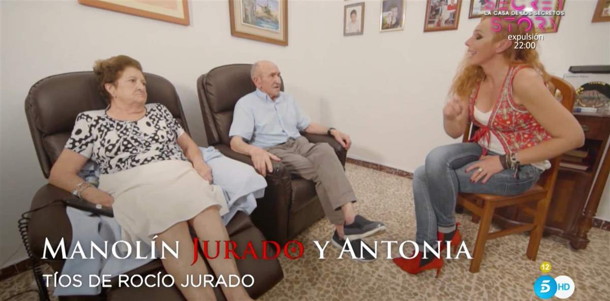 Rocío Carrasco con Manolín y Antonia, tíos de Rocío Jurado