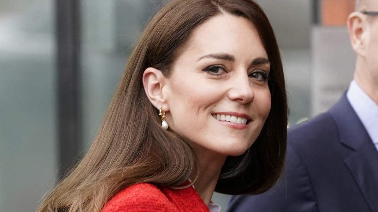 Kate Middleton, austera en su viaje a Dinamarca, conecta con Letizia con dos detalles de su look