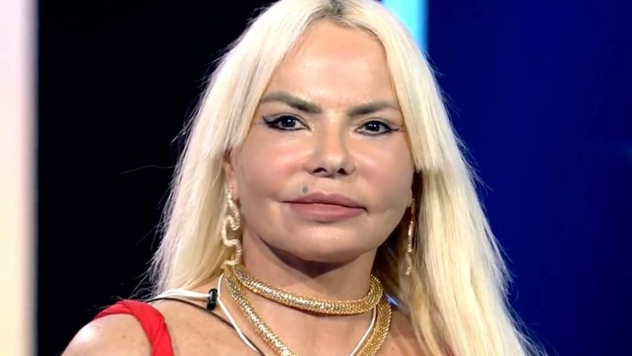 El rostro desfigurado de Leticia Sabater tras sus retoques estéticos de 15.000 euros