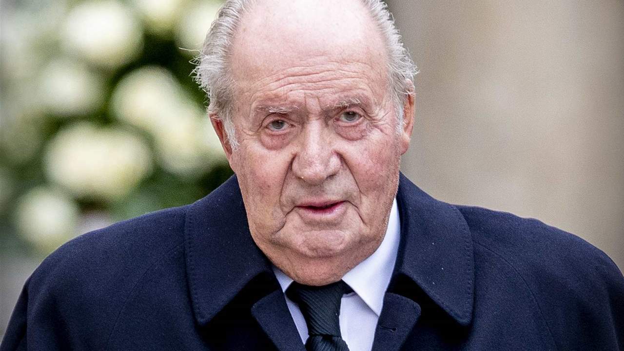 El rey Juan Carlos anuncia que fija su residencia en Abu Dabi a golpe de comunicado
