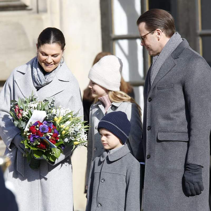Victoria de Suecia celebra su santo con su marido y sus hijos