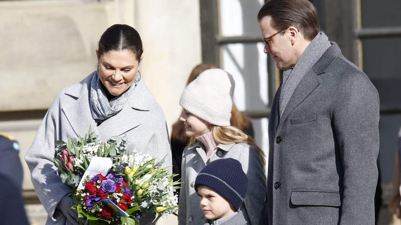 Victoria de Suecia celebra su santo con su marido y sus hijos
