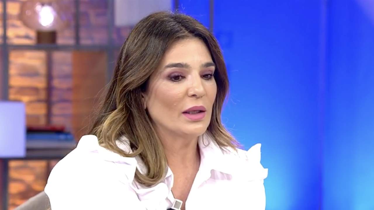 Raquel Bollo, angustiada, rompe a llorar en directo en 'Viva la Vida' preocupada por sus padres