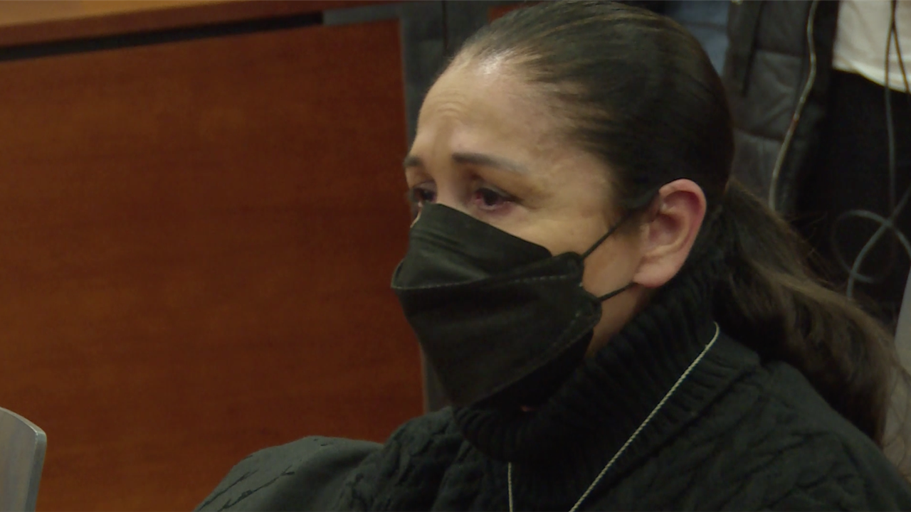 Isabel Pantoja llora amargamente en el juicio en el que se enfrenta a tres años de cárcel
