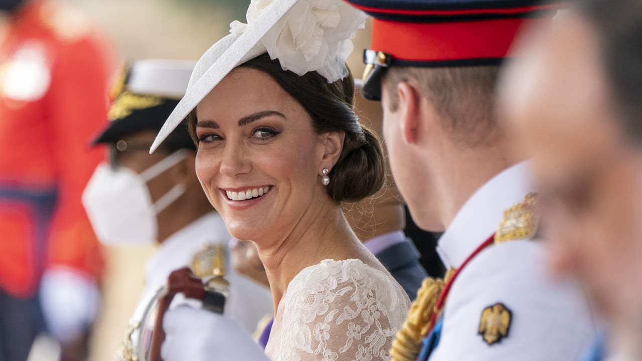Kate Middleton se viste de novia en Jamaica con un look blanco impoluto