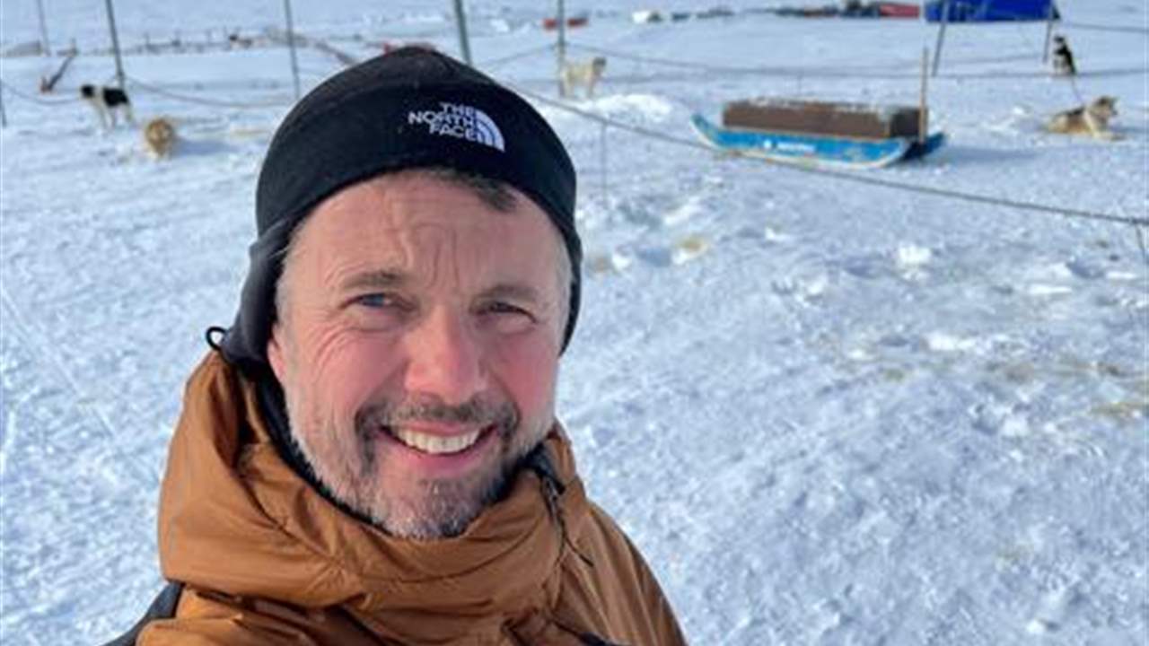 Los espectaculares 'selfies' de Federico de Dinamarca rodeado de perros frente al frío extremo de Groenlandia
