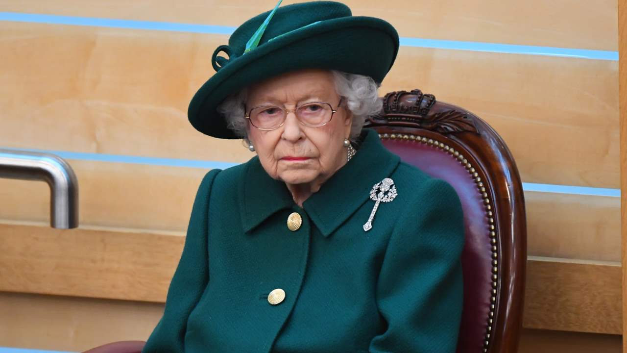 Isabel II da un nuevo paso atrás: confirman que no protagonizará actos por sus problemas de movilidad
