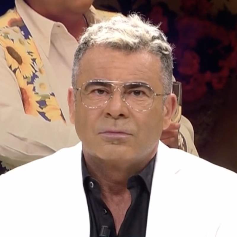 Jorge Javier Vázquez estalla contra Irene Rosales desde el 'Deluxe': "Es innecesario"