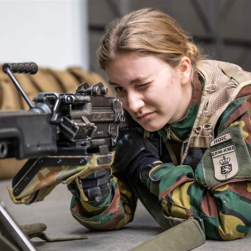 Elisabeth de Bélgica vuelve a la formación militar