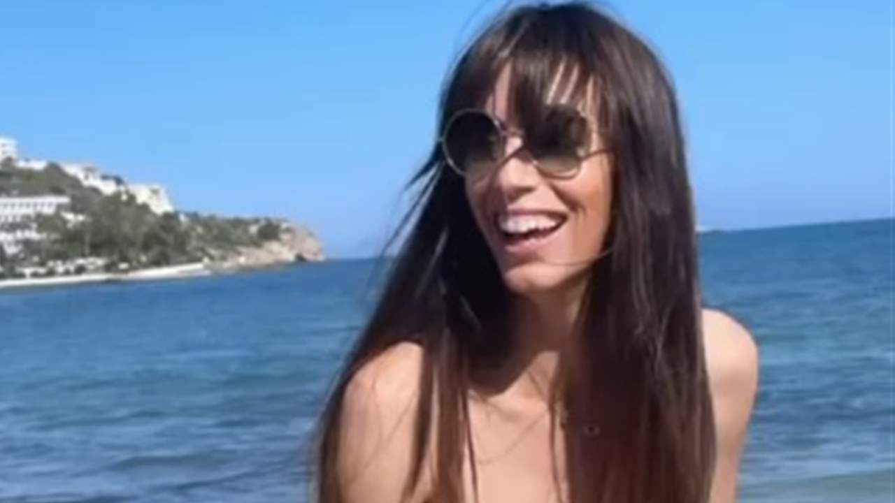 Almudena Cid recupera la sonrisa en Ibiza junto a un buen amigo