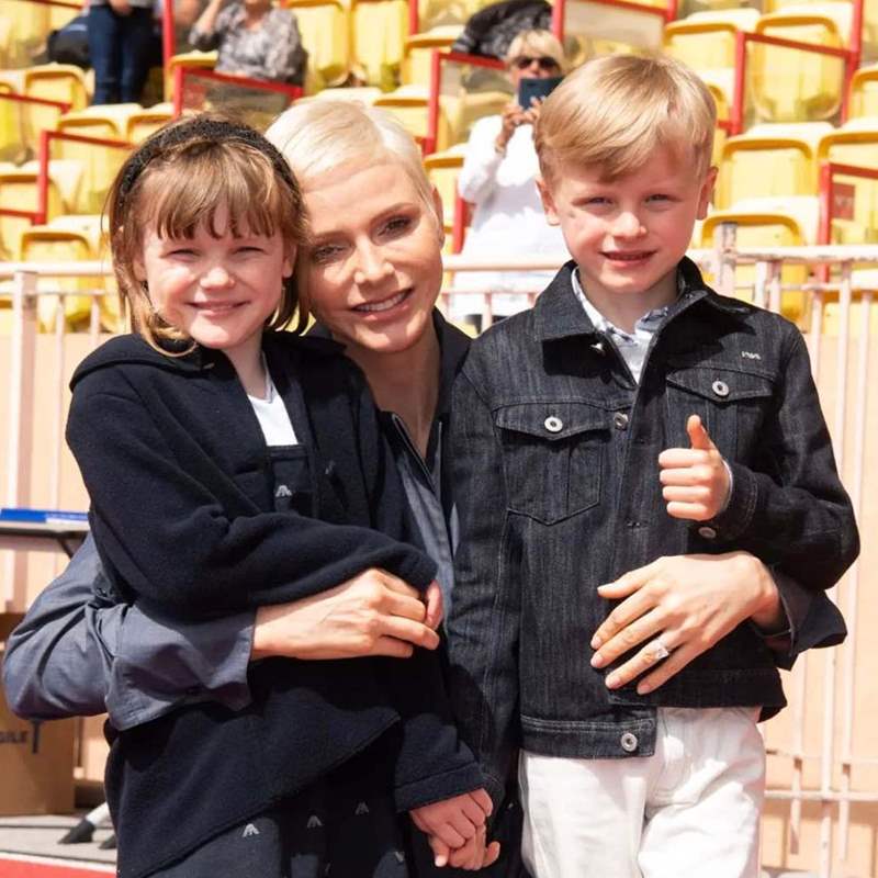 Las tiernas imágenes de Charlene de Mónaco con sus hijos Jacques y Gabriella en su última aparición pública