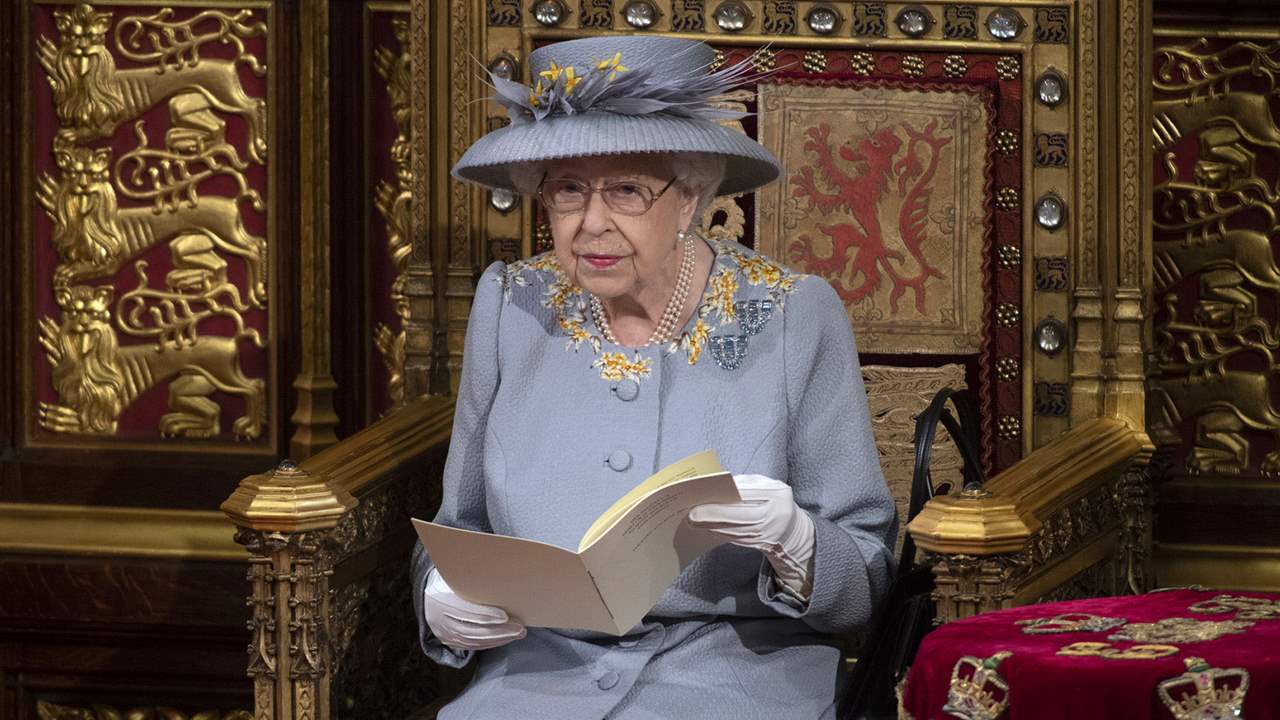 La reina Isabel II se ausenta de la apertura del Parlamento británico por primera vez en 59 años