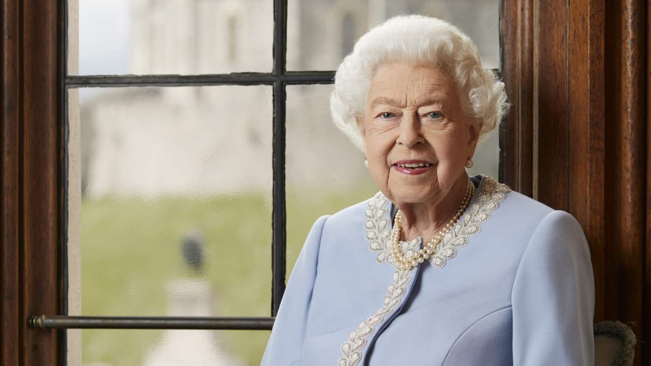 Isabel II conmemora su Jubileo de Platino con un nuevo retrato oficial