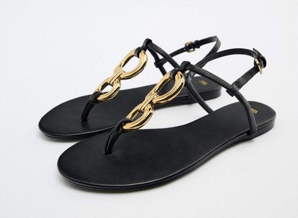 Sandalias negras de Zara