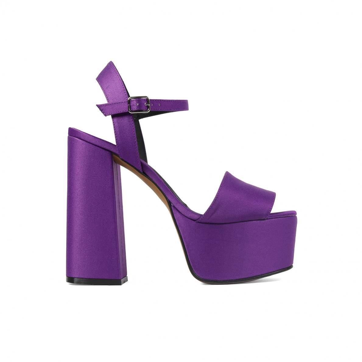 Sandalia violeta con plataforma alta
