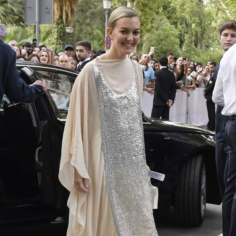 Marta Ortega se convierte en la invitada perfecta con el vestido túnica de lentejuelas más especial de Dior