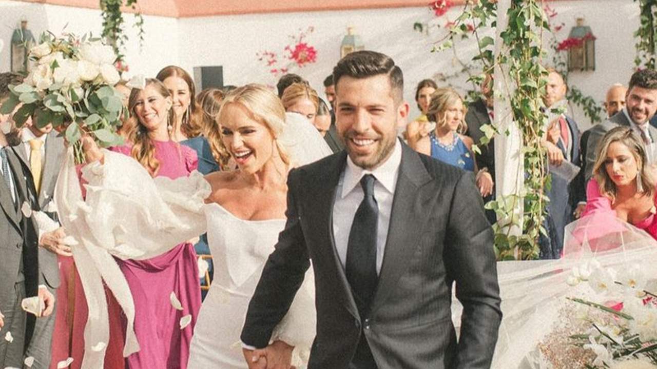 Fotos inéditas de la boda de Jordi Alba y Romarey Ventura: Sale a la luz el segundo vestido de la novia