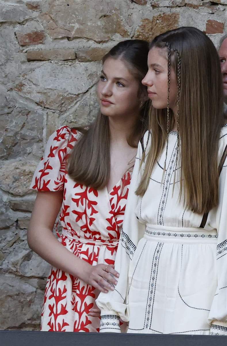 La princesa Leonor y la infanta Sofía en Girona