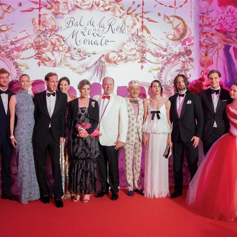 Los Grimaldi, sin la princesa Charlene, sacan a relucir sus mejores galas en el Baile de la Rosa