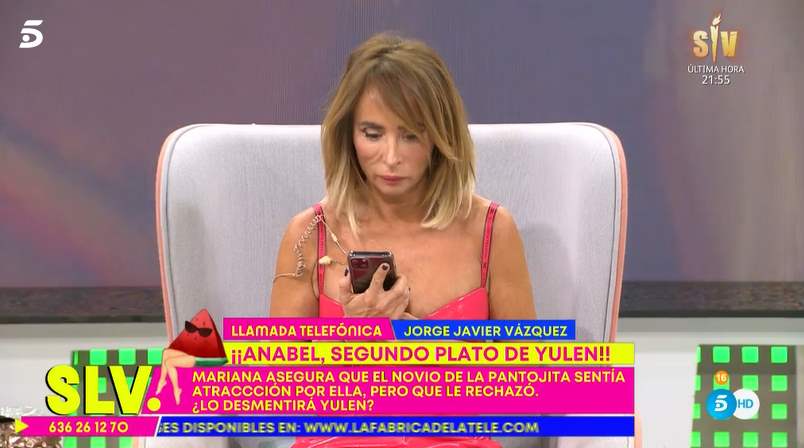 María Patiño hablando con Jorge Javier Vázquez por teléfono en 'Sálvame'