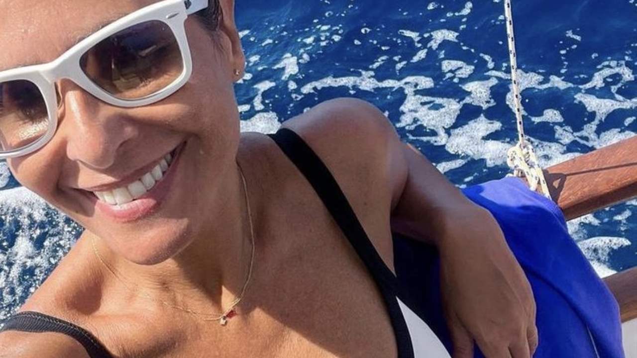 Nuria Roca arrasa con el bikini de tiro alto que favorece a todos los cuerpos y es ideal a cualquier edad
