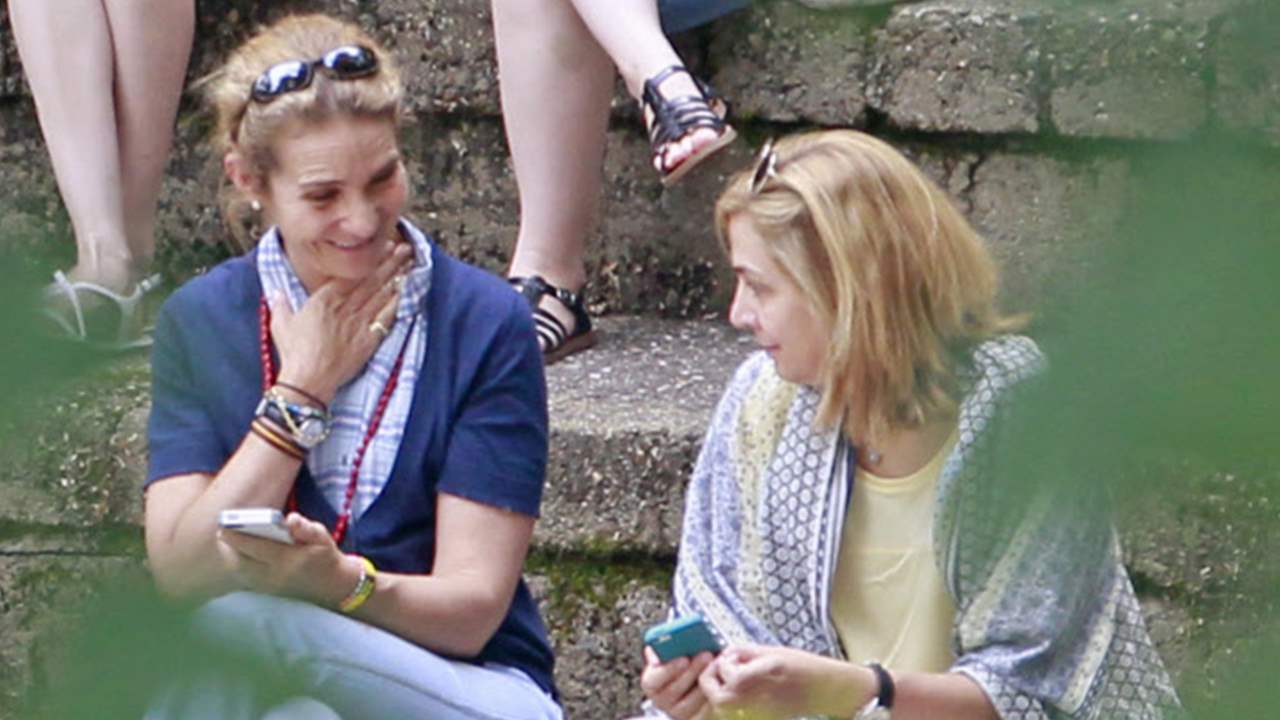 Las infantas Elena y Cristina aprovechan la ausencia de la reina Letizia y disfrutan en Mallorca de Marivent