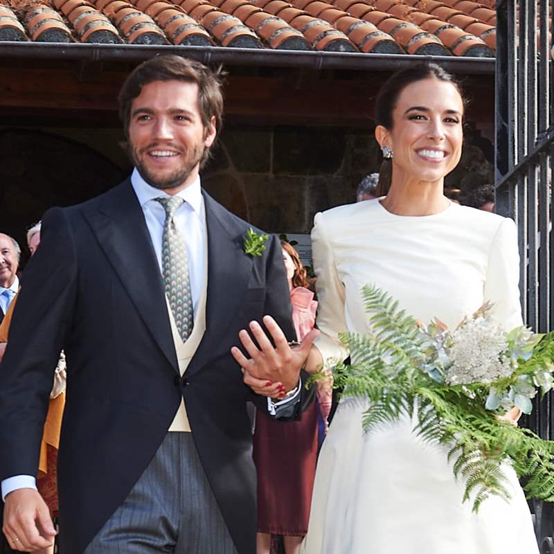 Laura Corsini elige el vestido de novia de su abuela para su boda con Javier Ibáñez