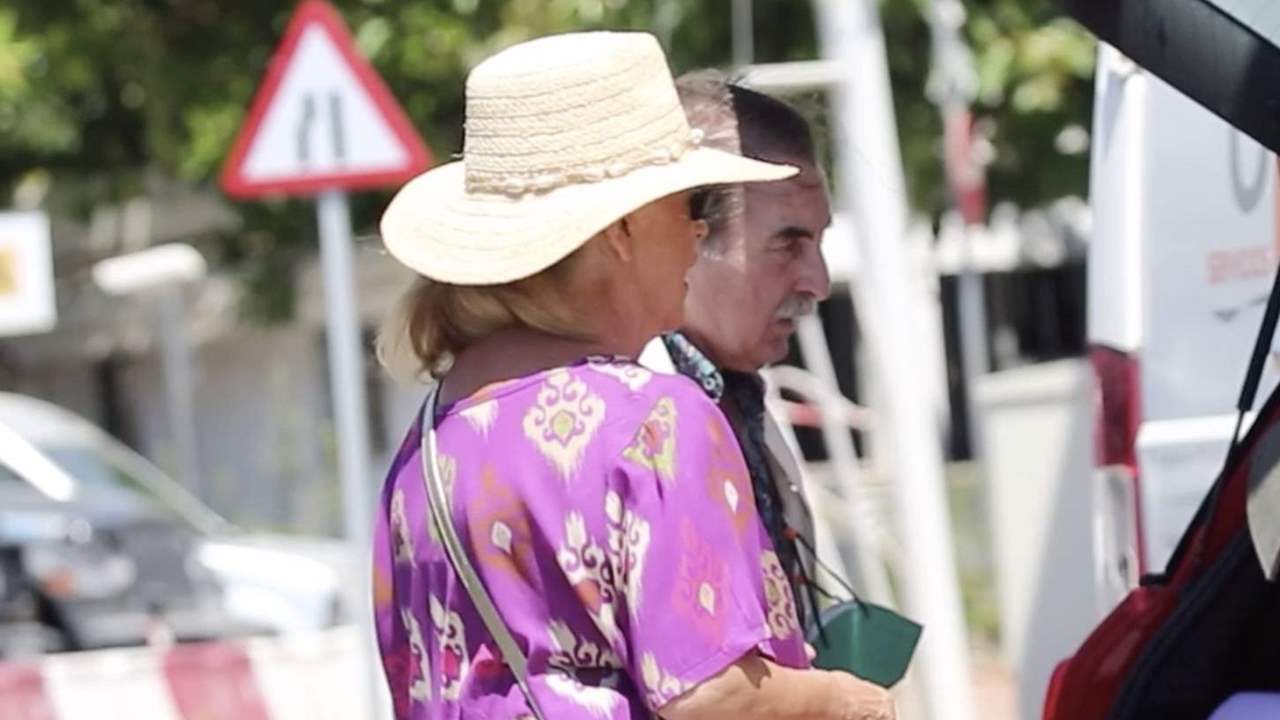 Lydia Lozano y su marido Charly inauguran sus ansiadas vacaciones en Ibiza