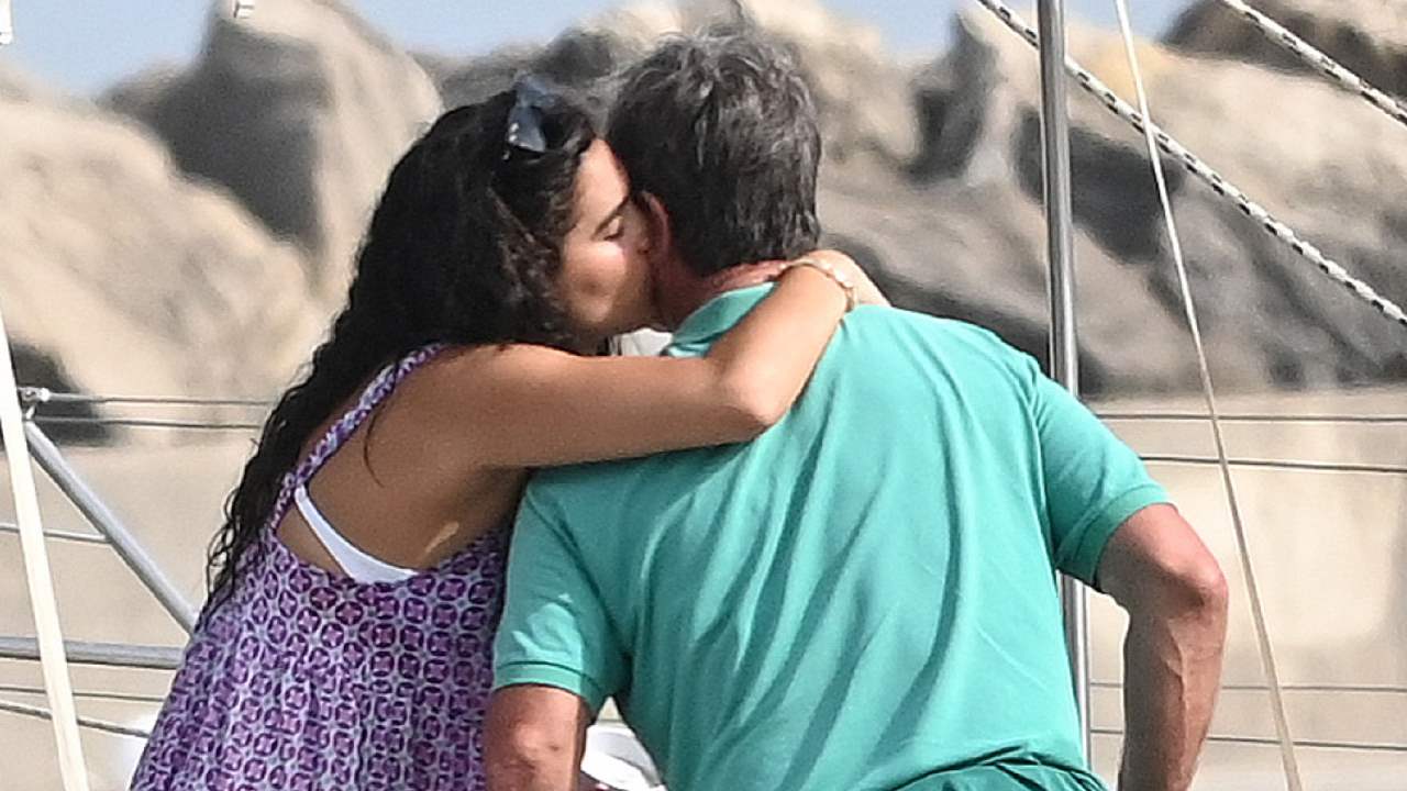 Cayetano Martínez de Irujo y Bárbara Mirján, más cariñosos que nunca en alta mar 