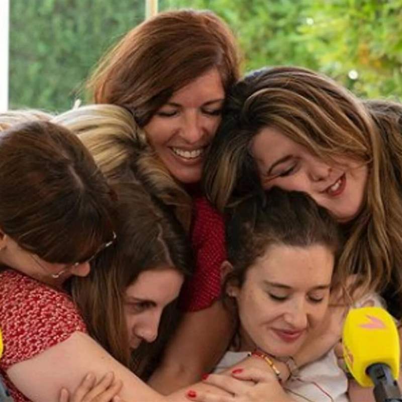 Reaparece 'Estirando el chicle' tras la polémica: Carolina Iglesias y Victoria Martín más unidas que nunca