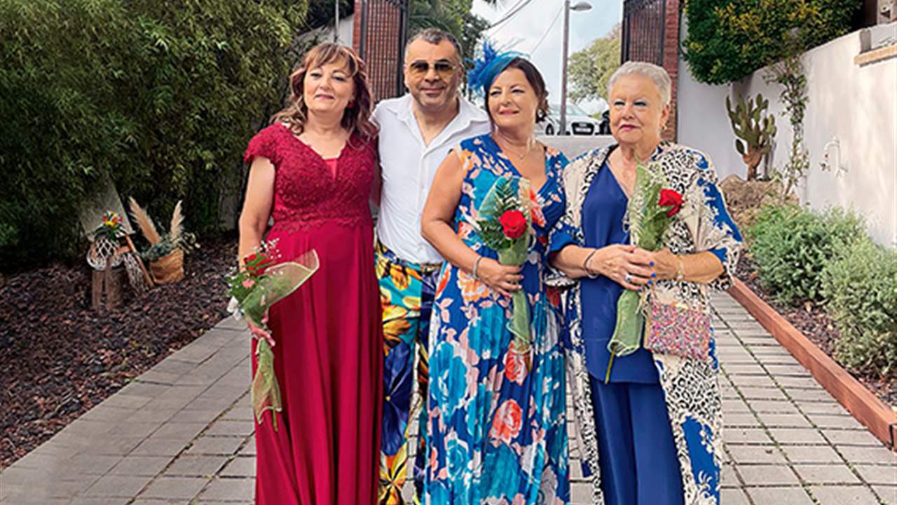 Jorge Javier Vázquez, su madre Mary y sus hermanas, de boda