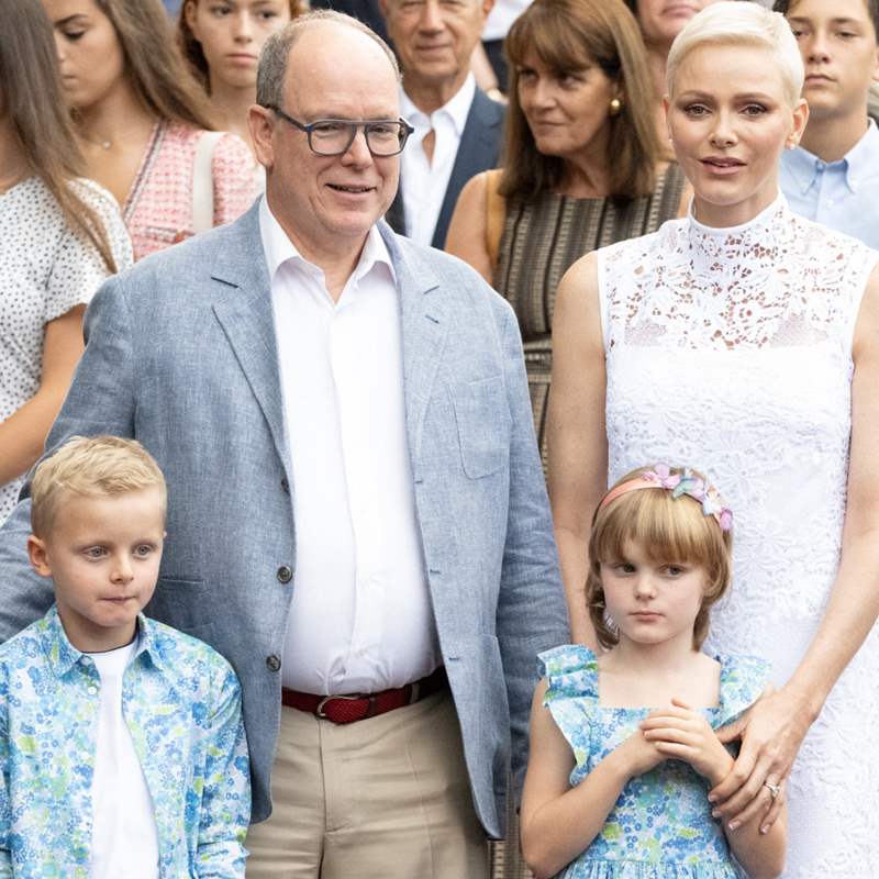 La princesa Charlene reaparece junto a Alberto y sus hijos en el tradicional picnic de Mónaco