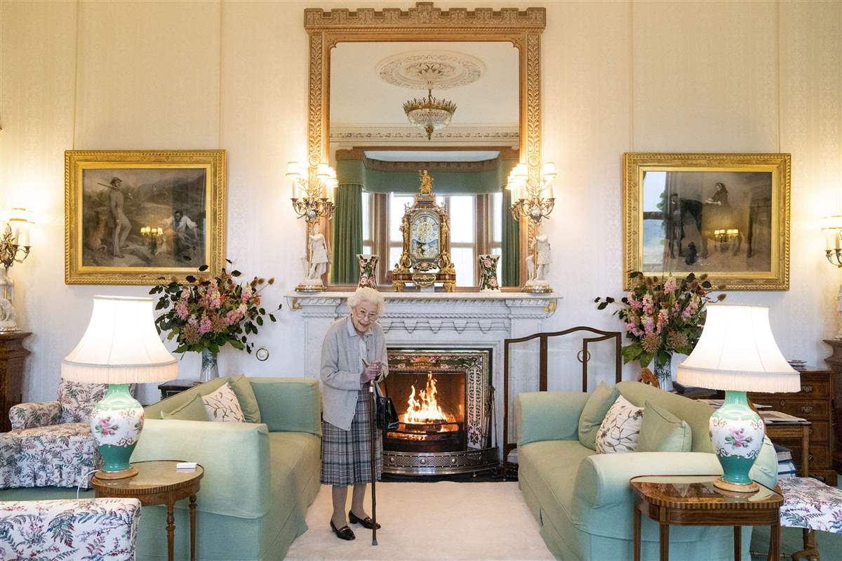 La reina Isabel II reaparece en el palacio de Balmoral