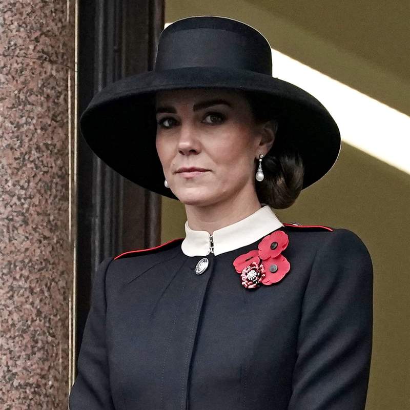 Carlos de Inglaterra confirma a Kate Middleton como princesa de Gales, que se desmarca de Lady Di