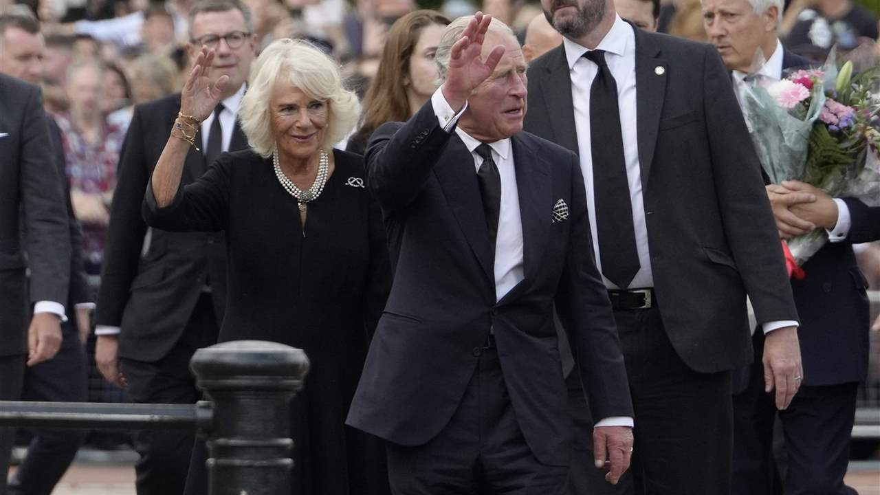 Los reyes Carlos y Camilla de Inglaterra a su llegada a Buckingham