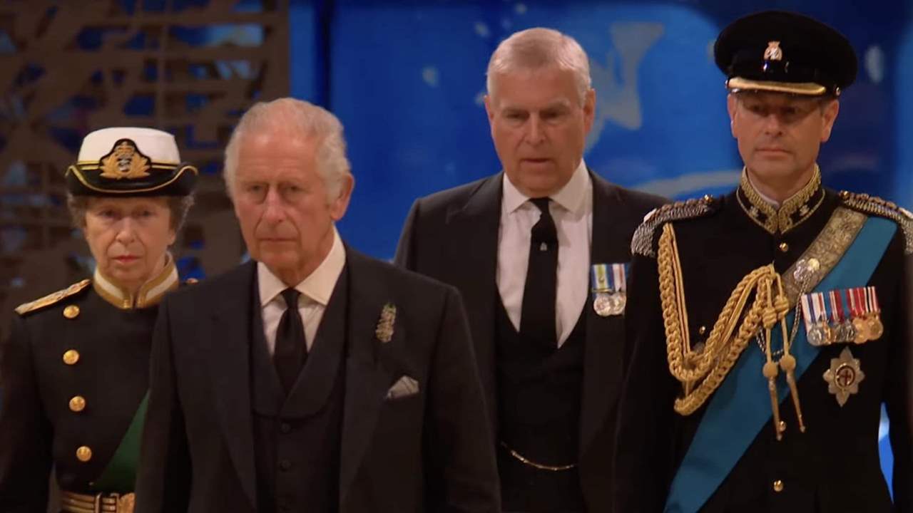 Emoción en la ‘Vigilia de los Príncipes’, el último gran acto de Isabel II en Escocia