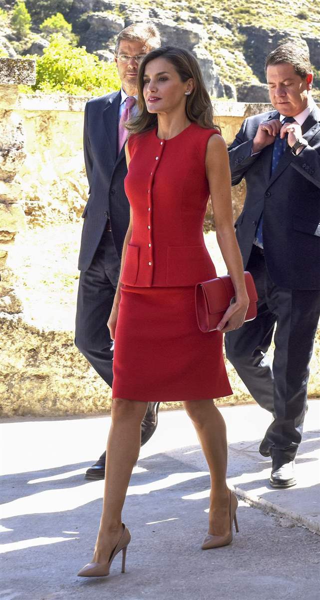 Un vestido rojo