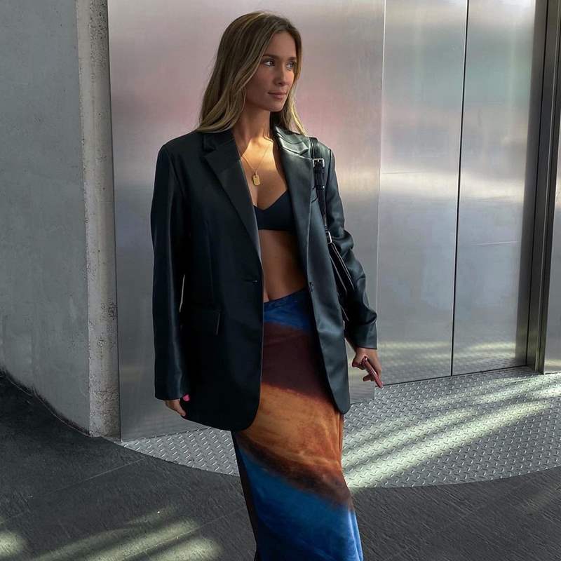 María Pombo se ha hecho con la falda larga de Zara que será viral este otoño