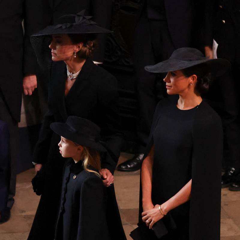 Meghan Markle y Kate Middleton olvidan sus diferencias y se unen en el solemne último adiós a Isabel II