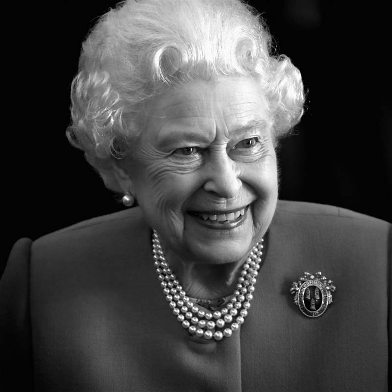 La imagen inédita de Isabel II con la que Buckingham Palace confirma que la reina ya ha recibido sepultura 