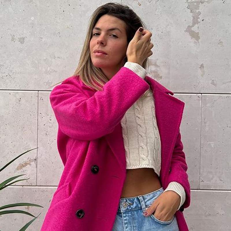 Laura Matamoros hace viral el abrigo de paño de Primark más calentito y favorecedor para este otoño-invierno
