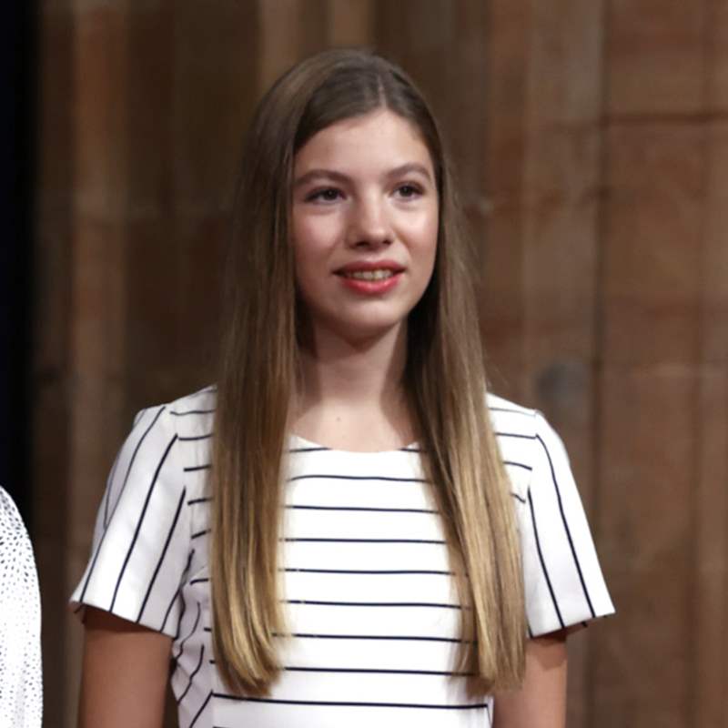 La infanta Sofía estrena tacones en la recepción de los Princesa de Asturias