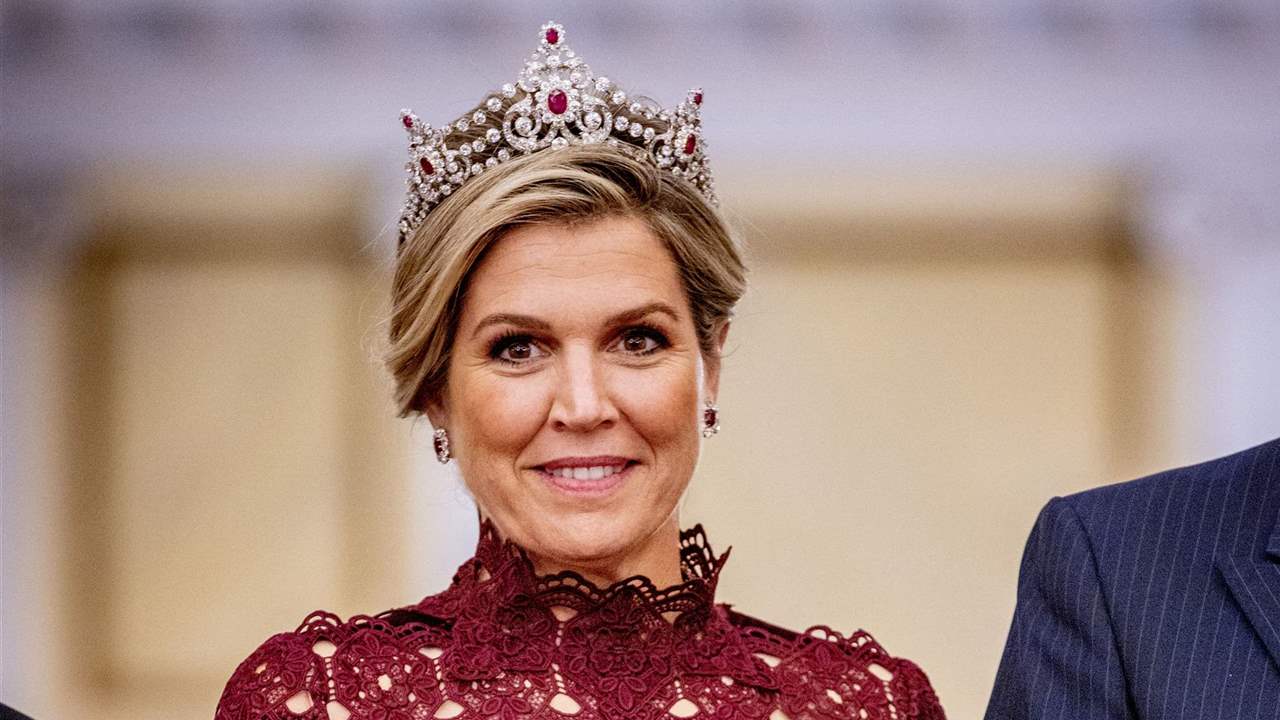 La espectacular tiara de diamantes y rubíes de Máxima de Holanda en Atenas
