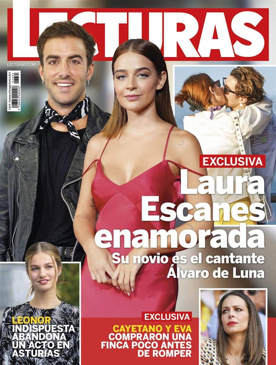 Laura Escanes y Álvaro de Luna besándose