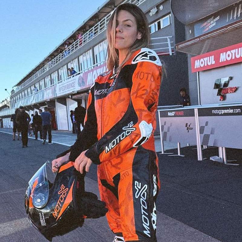 Laura Matamoros cumple un sueño gracias a Fonsi Nieto y se estrena como copiloto de Moto GP
