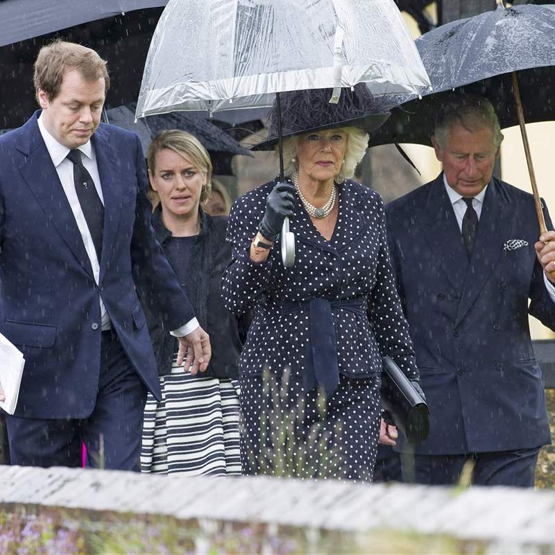 Carlos III invita a los hijos de Camilla, Tom y Laura, a celebrar la Navidad en Sandringham por primera vez